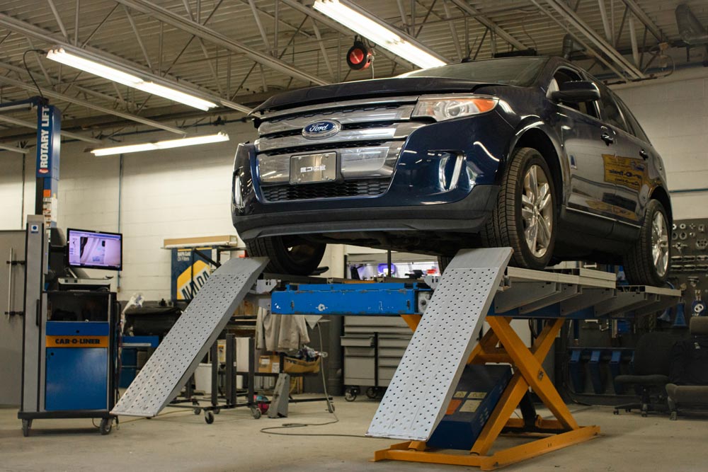 A state-of-the-art frame machine at Center Square Motors that ensures precise collision repairs.